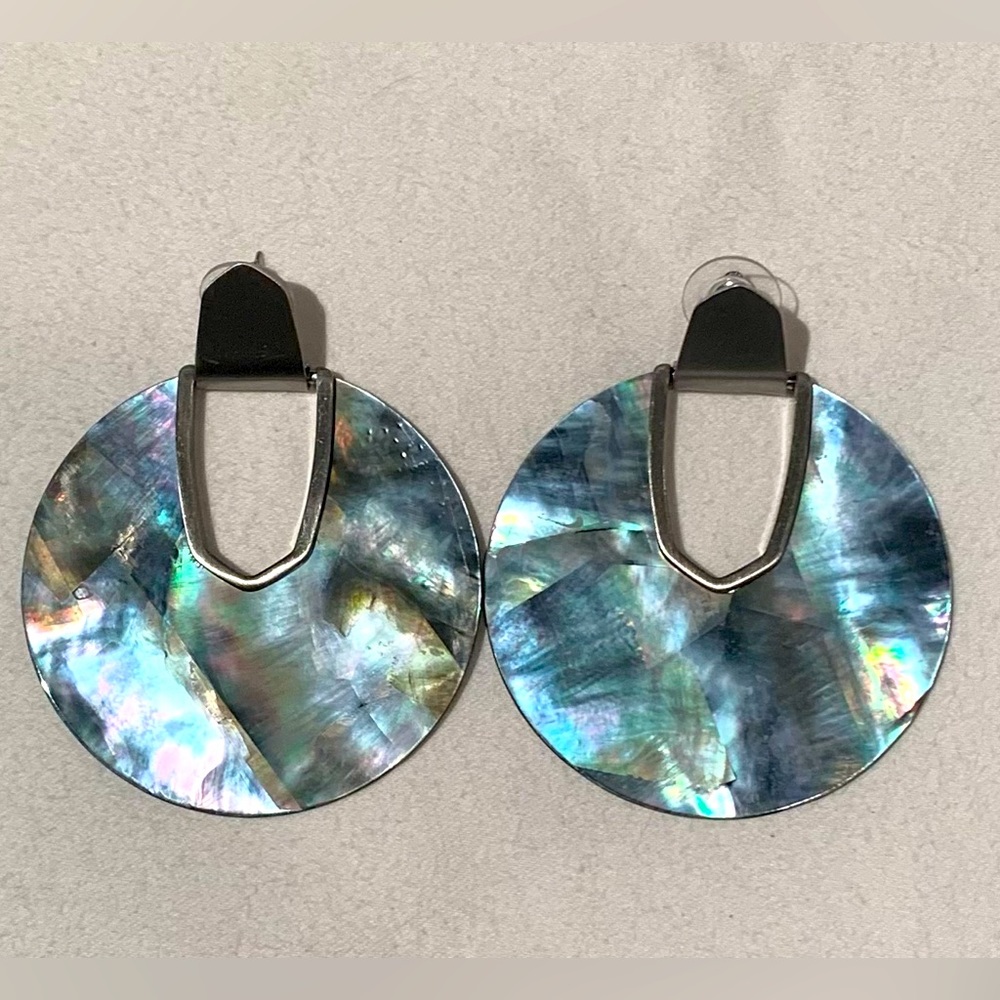 Kendra Scott black mop Dianes